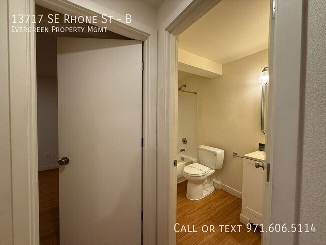 Building Photo - 13717 SE Rhone St