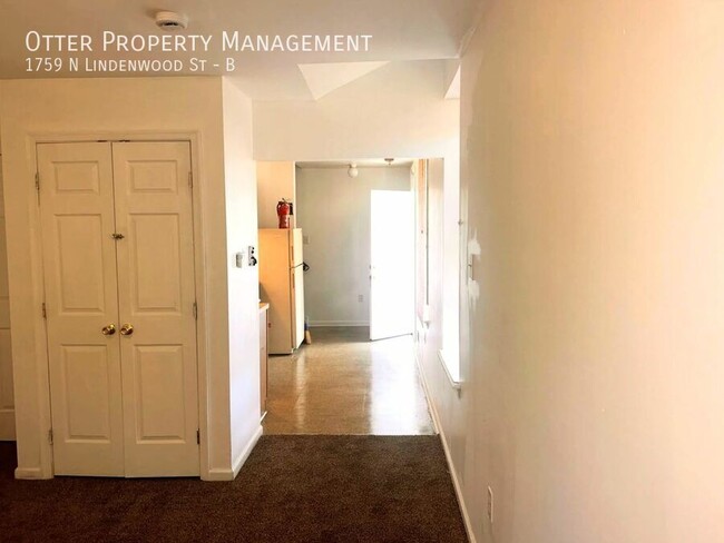 Building Photo - 2BR/1BA Sunny West Philly Apt with Washer/...