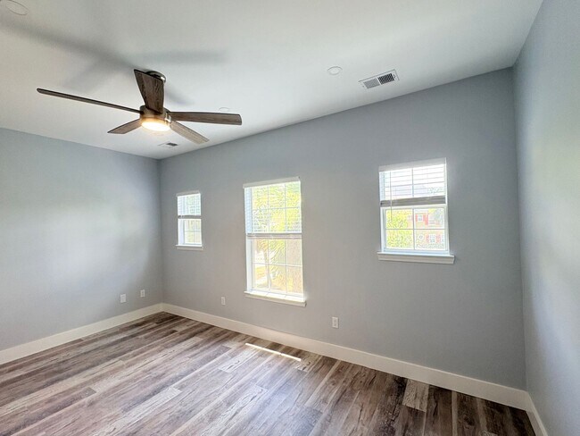 Building Photo - 50 Cassandra Ln