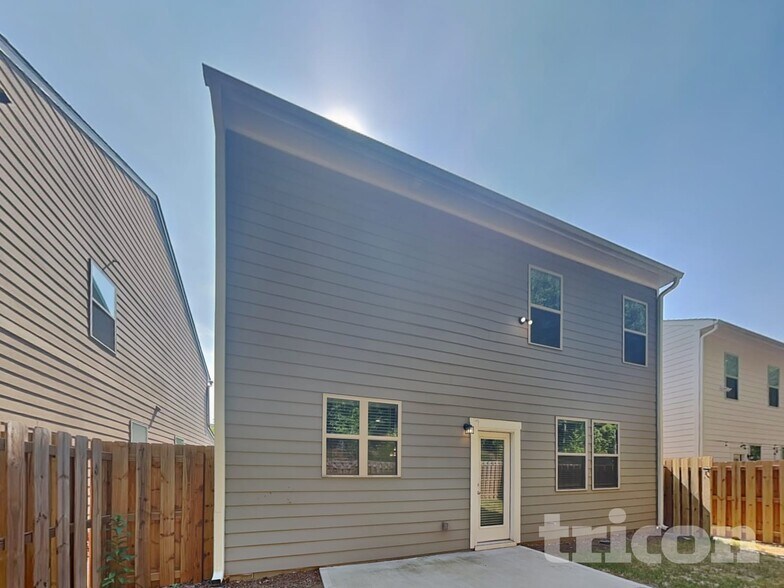 Building Photo - 196 Chapelcrest Ln