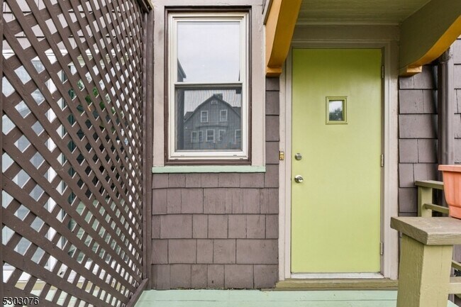 Building Photo - 90 Midland Ave