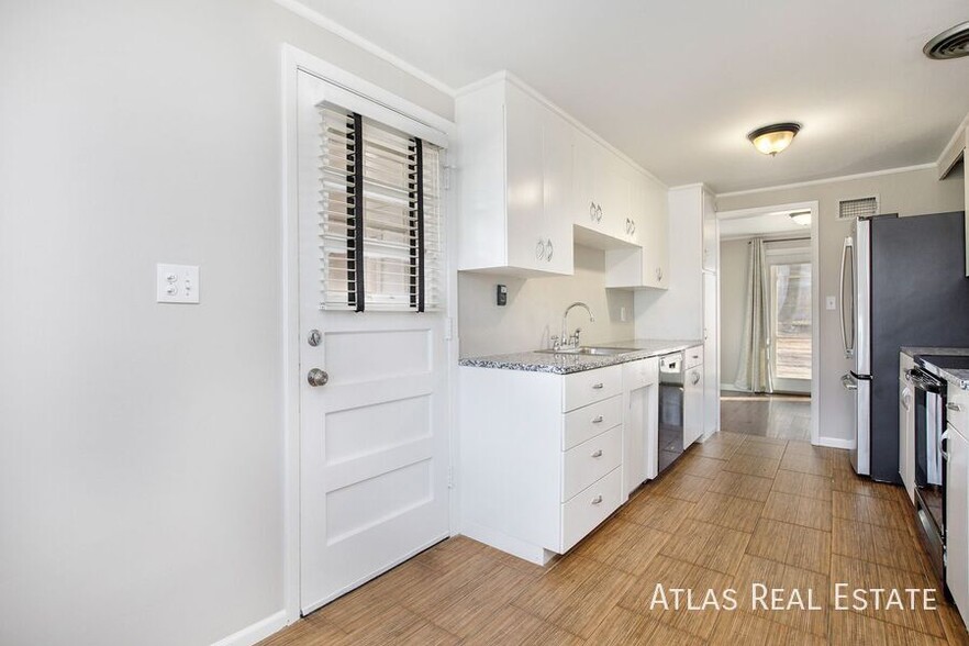 Building Photo - 7535 Briar St