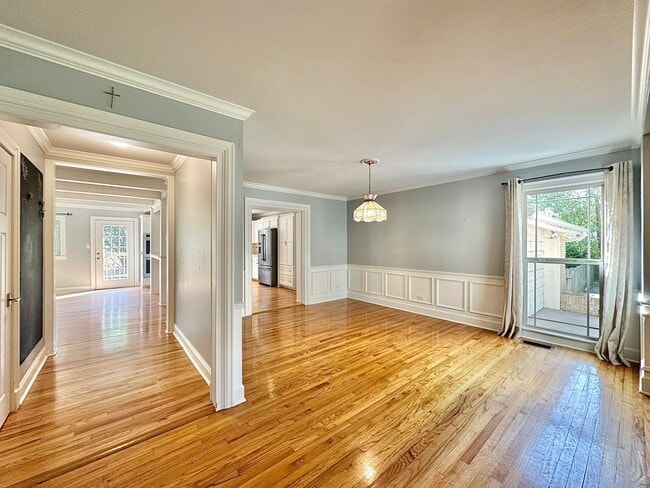 Building Photo - Spacious 4 Bedroom in the Heart of Tyler! Available Now!