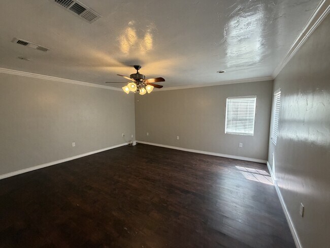 Building Photo - 3417 27th St