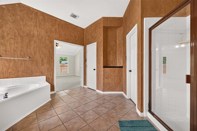 Building Photo - 6323 Echo Lakes Ln