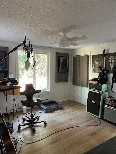 Building Photo - 3517 57th Ave NW