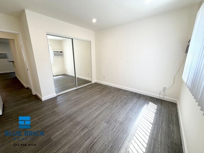 Building Photo - 5130 Yarmouth-23