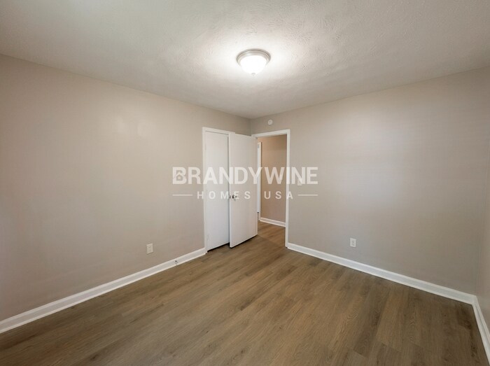 Building Photo - 2150 Moon Dr SW