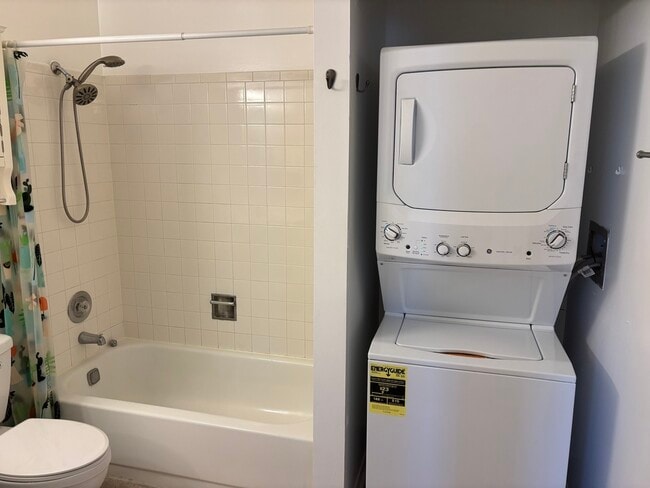 Building Photo - 1905 N Hicks Rd