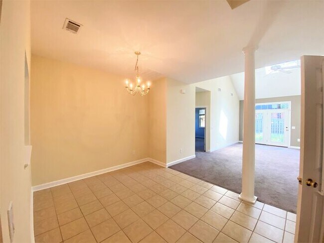 Building Photo - 4BRd Carleton Place, Upscale Brick town home, 1 car garage!  Central Wilmington!
