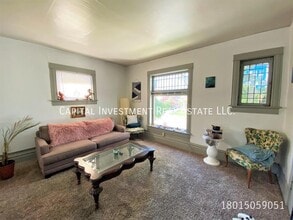 Building Photo - 460 E 300 S