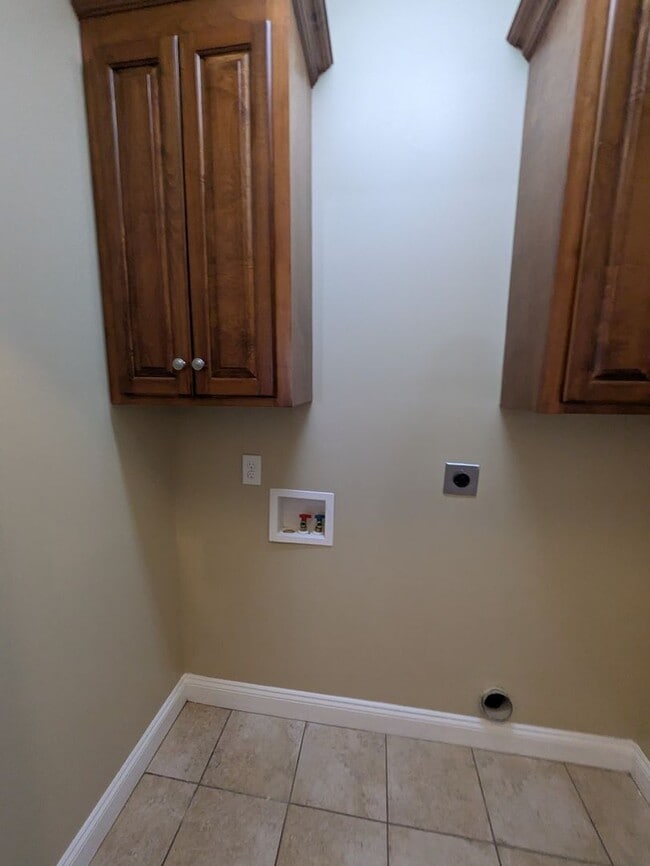 Building Photo - Cute home located in the heart of Valdosta!