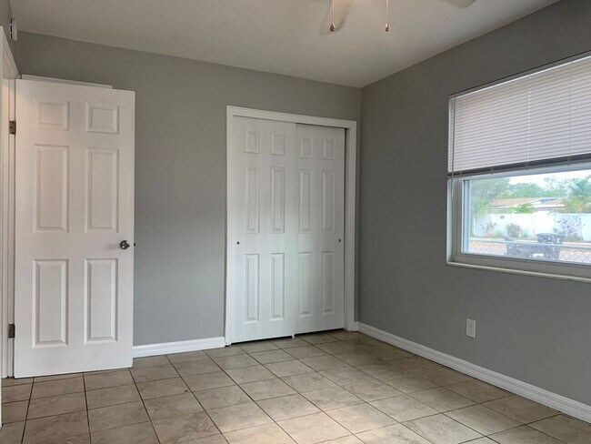 Building Photo - Modest 3BR/2BA home in Northeast Gulfport