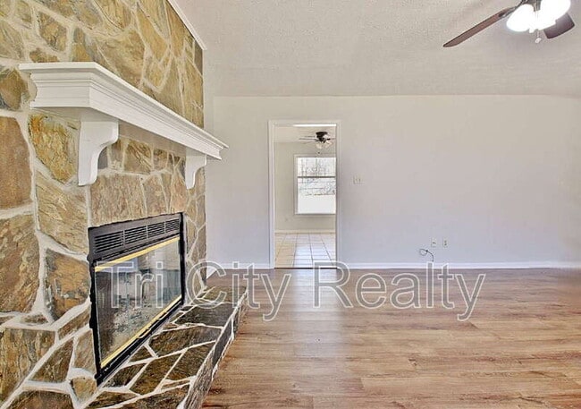 Building Photo - 210 Bella Rosa