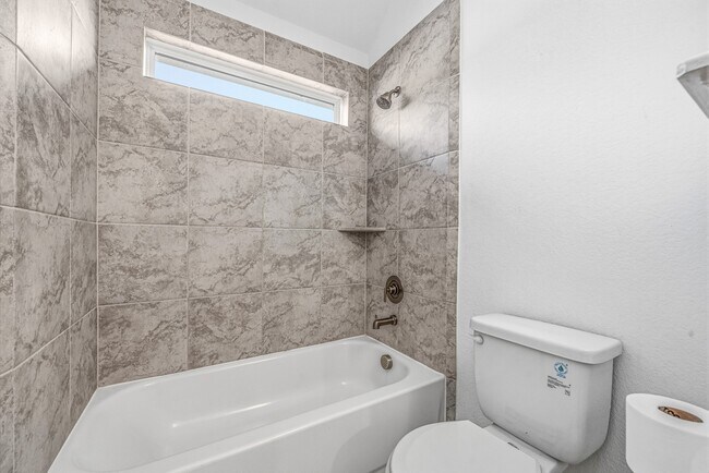 Building Photo - 3519 Sunburst Ct