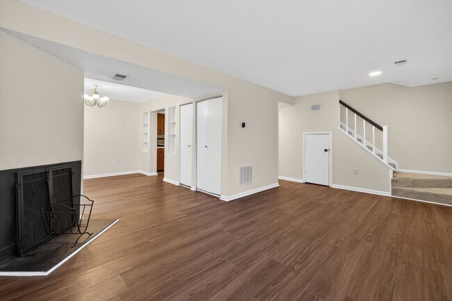 Building Photo - 13045 Thyme Ct