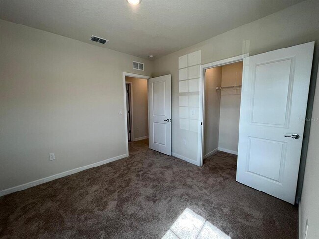 Building Photo - 1289 Regal King Dr