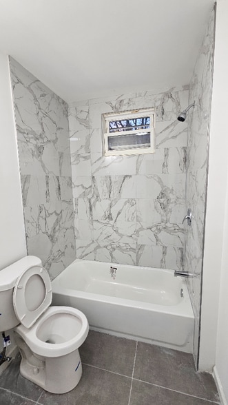 Building Photo - 30 Oak St