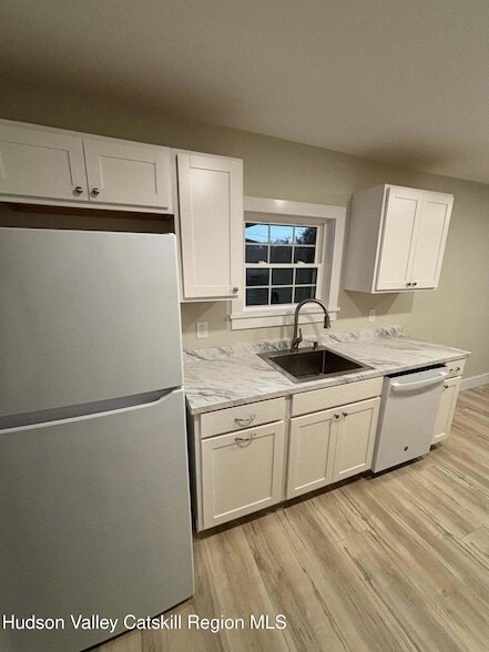 Building Photo - 13 Saugerties Manor Rd