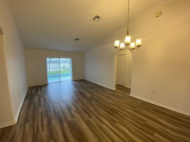 Building Photo - House for rent