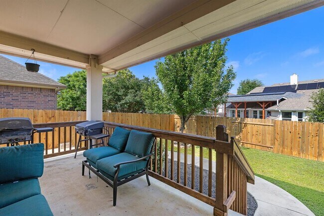Building Photo - 123 Justin Leonard Dr