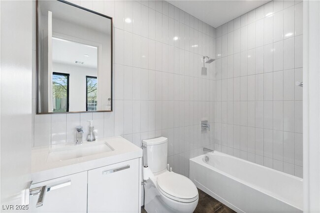 Building Photo - 386 Tranquil Peak Ct