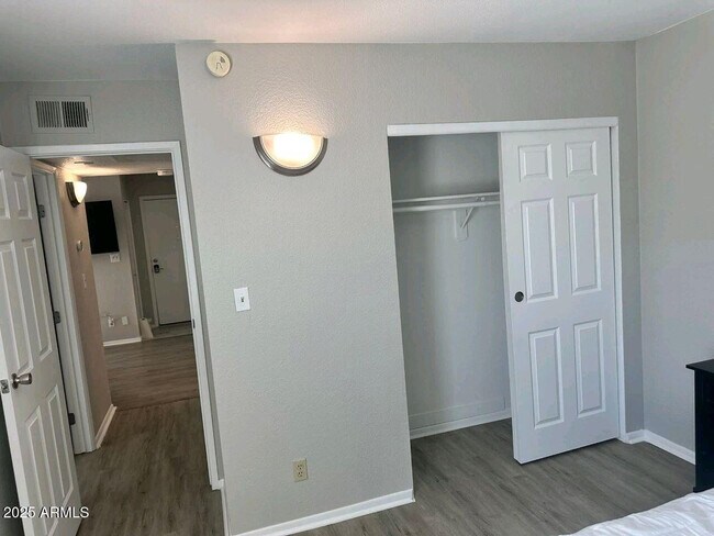 Building Photo - 1745 E Glenn St