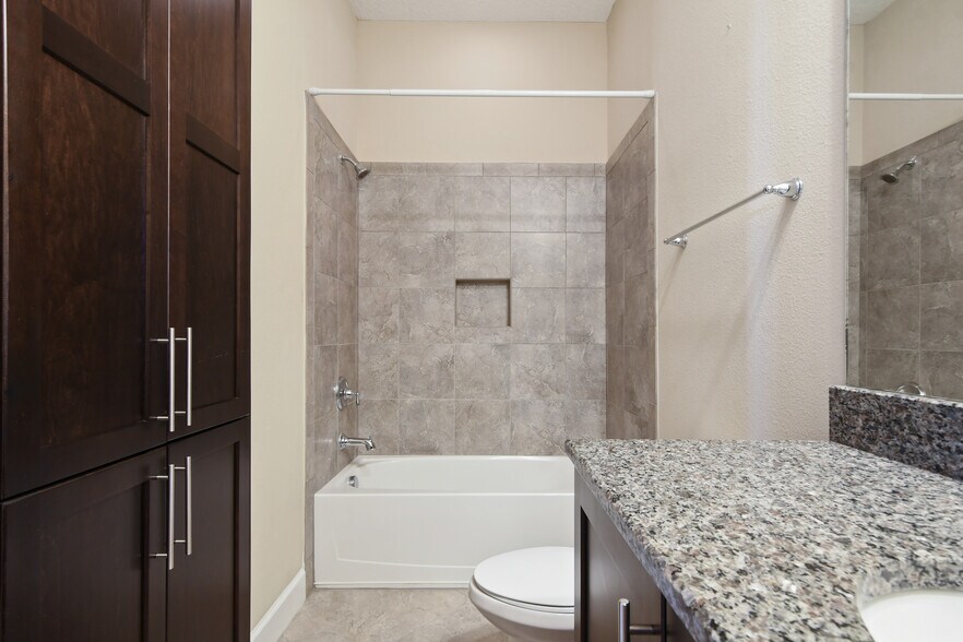 Building Photo - 13787 Benavente Ave