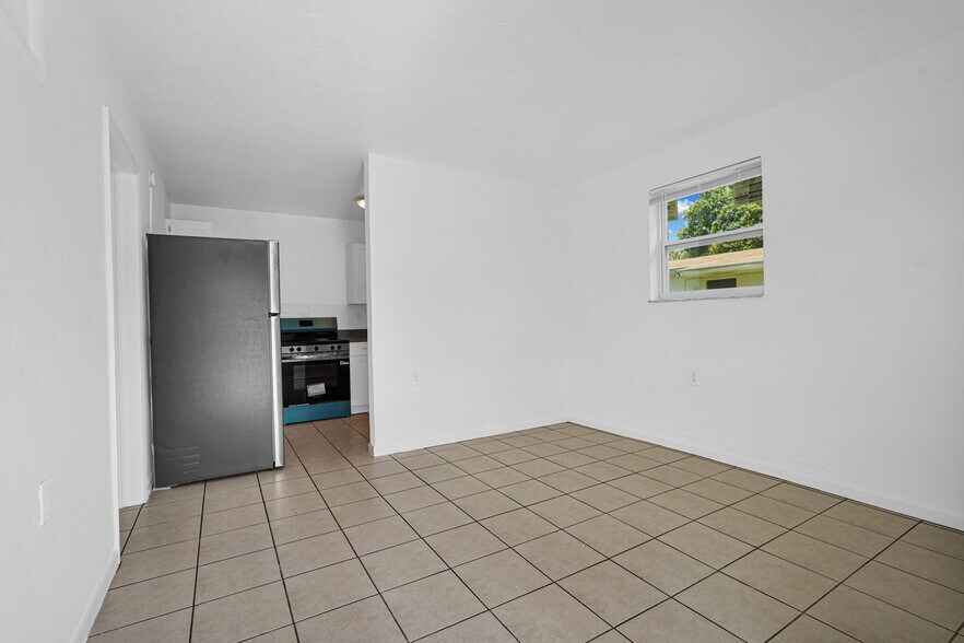 Building Photo - 558 NW 90th St