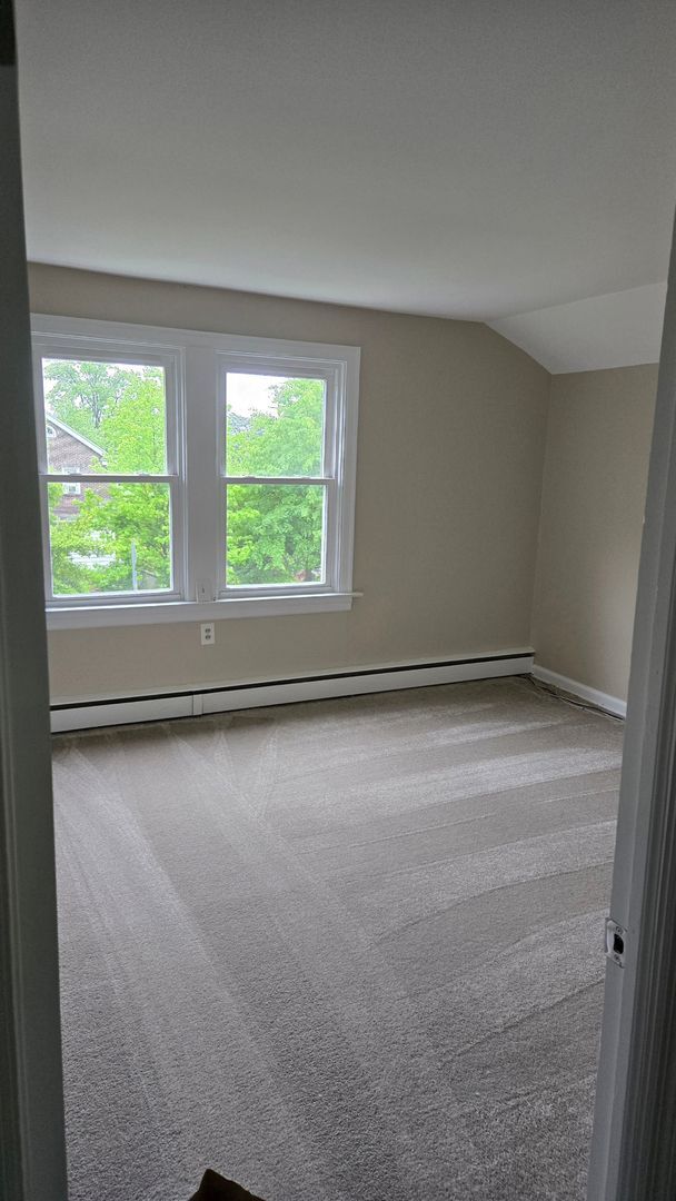 Building Photo - North Wilmington - 5 bedroom, 2 bathroom h...