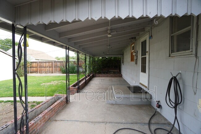 Building Photo - 4477 S Acoma St