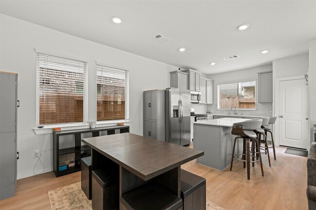 Building Photo - 31931 Abington Vlg Wy