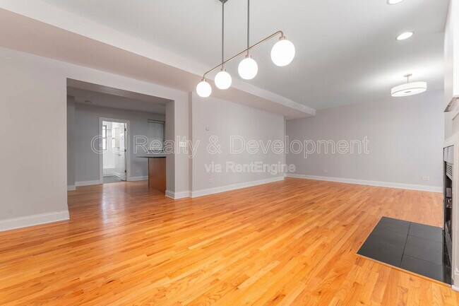 Building Photo - 816 W Sunnyside Ave