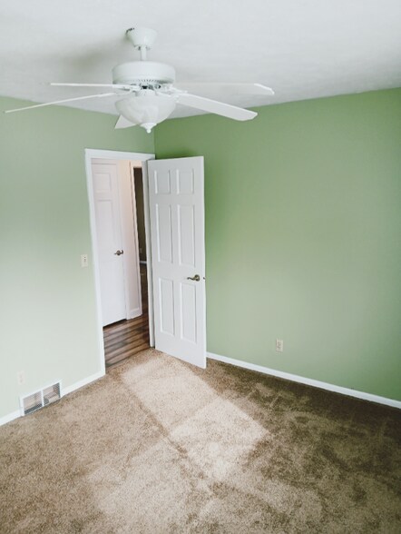 Building Photo - 10636 Nicholas St