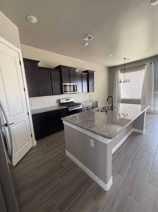 Building Photo - Beautiful Home in Sonoma Ranch !