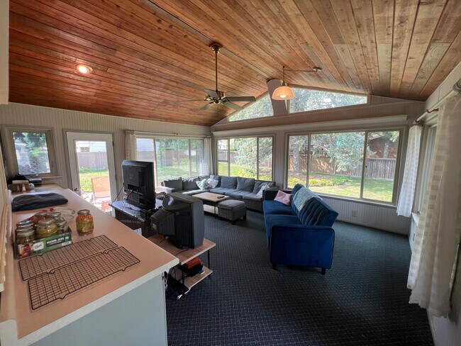 Building Photo - 8140 23rd Ave N