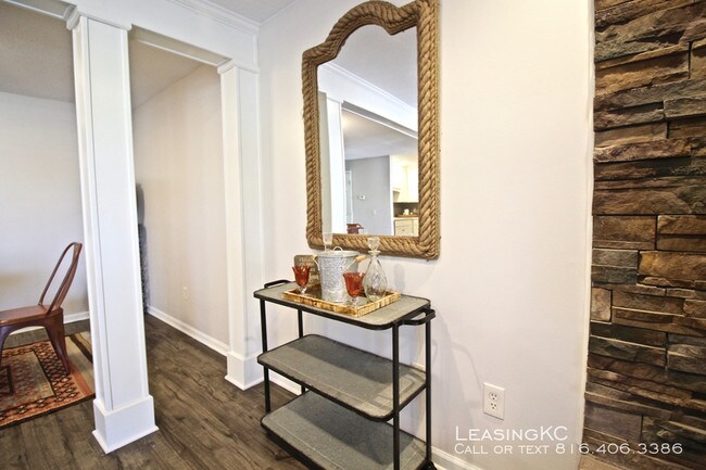 Building Photo - Jefferson on the Plaza