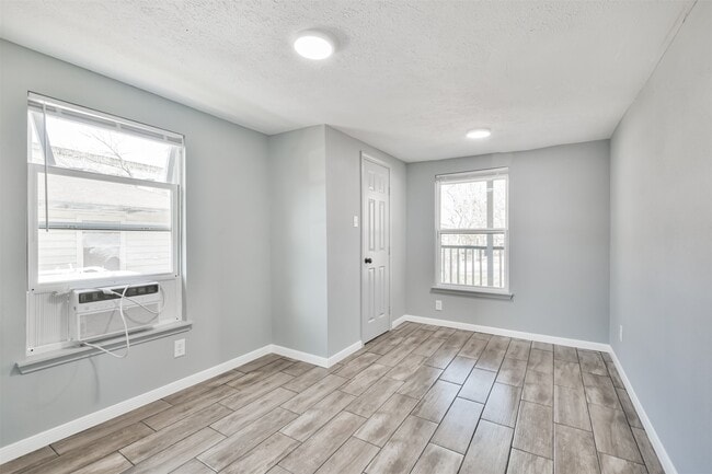 Building Photo - 822 Finesse Dr