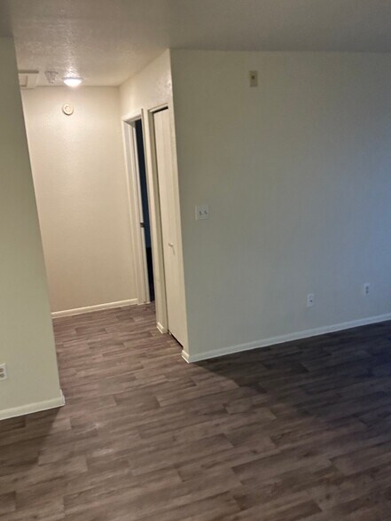 Building Photo - 2044 Mesquite Ln