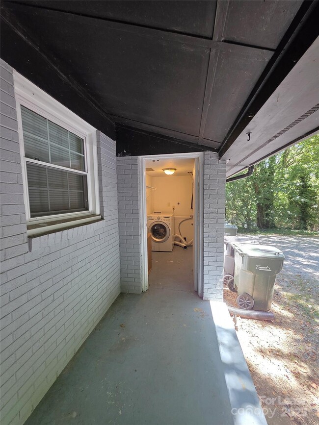Building Photo - 158 Cabarrus Ave E