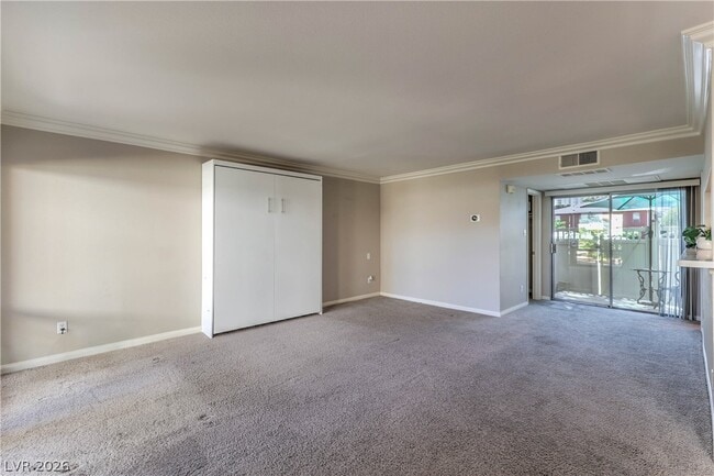 Building Photo - 714 Oakmont Ave