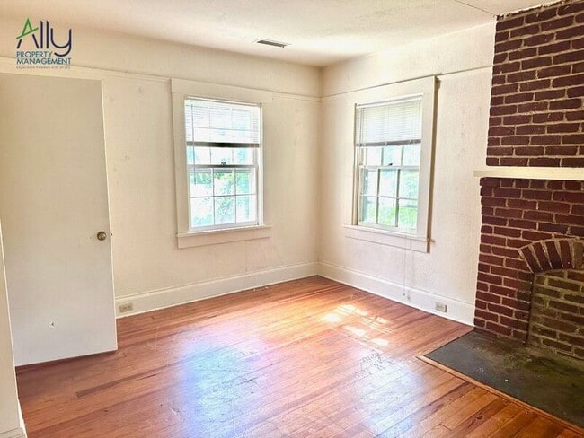 Building Photo - 114 Maywood Ln