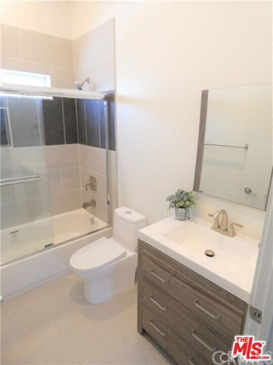 Building Photo - 1923 Holly Dr