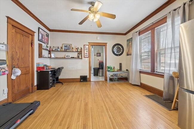 Building Photo - 362 Evans Ave