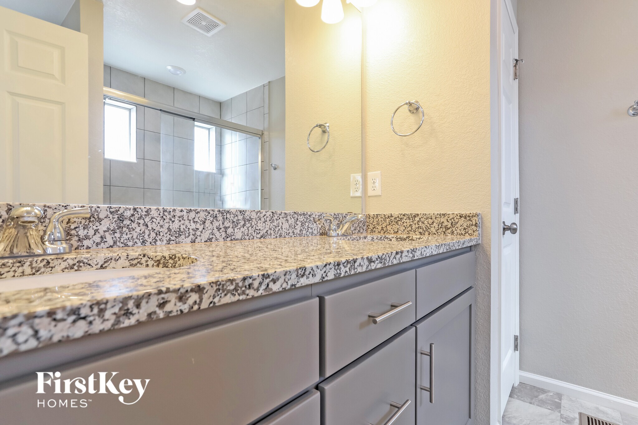 Building Photo - 10074 Zeno St