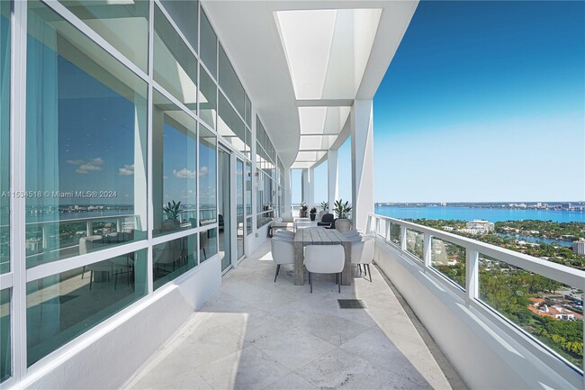 Building Photo - 4401 Collins Ave