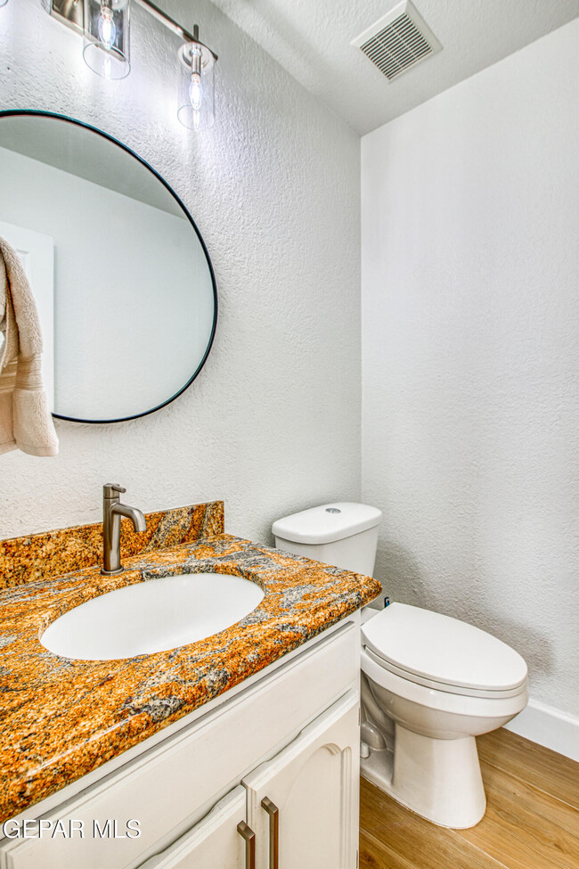 Building Photo - 6205 Brisa Del Mar Dr