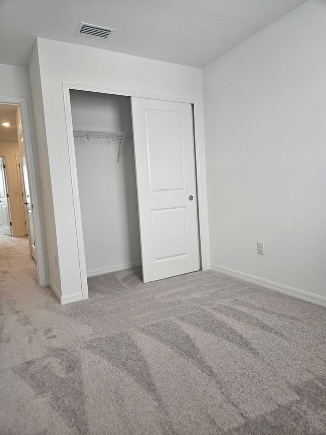 Building Photo - Townhome in The Townhomes of River Landing