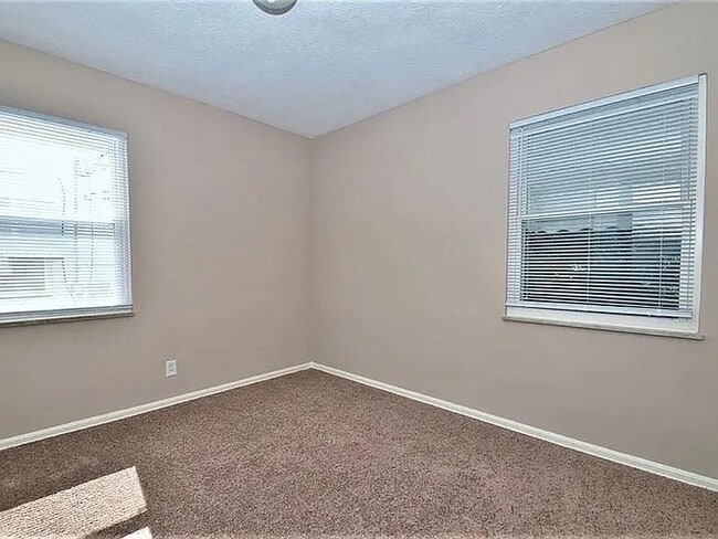 Building Photo - 12332 Park Knoll Dr