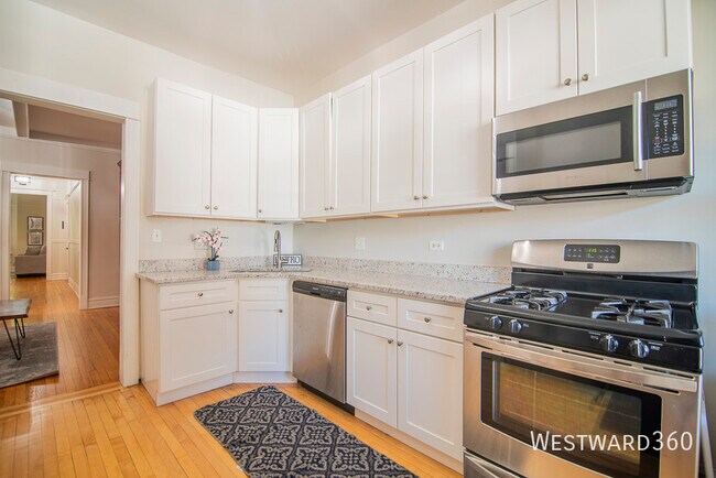Building Photo - 1430 W Cuyler-1E